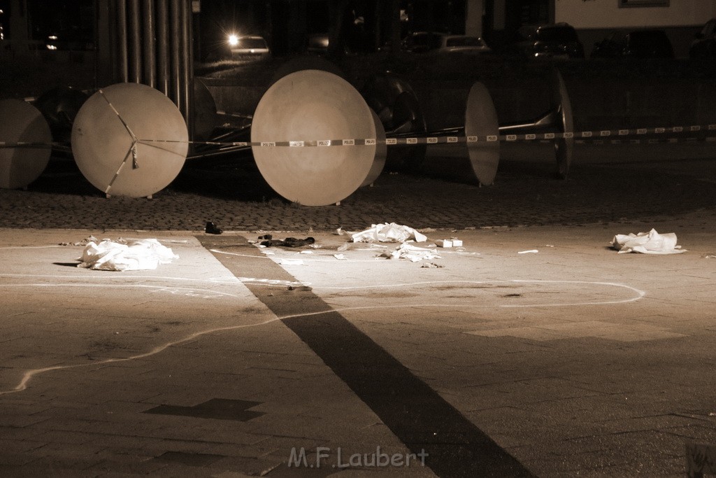 Einsatz BF Messerstecherei Koeln Neustadt Nord Eberplatz Platzmitte P020.JPG - Miklos Laubert